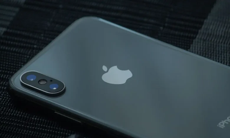 Apple'ın Yeni CEO'su iPhone'u Merkezine Alarak Eski Stratejiyi Canlandırıyor