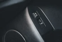 Audi'den Radikal Tasarım Hamlesi: Küçük Ekranlar ve Fiziksel Buton Dönemi