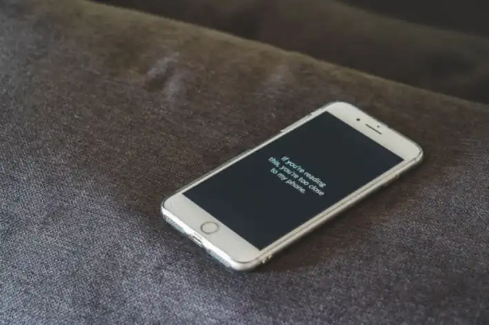 Gizli Ekran Teknolojisi: Çinli Üreticiler Samsung'a Nasıl Meydan Okuyor?