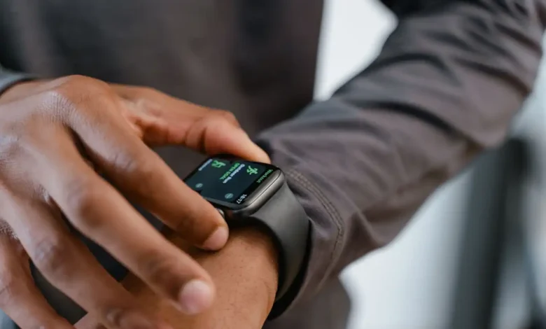 Google Pixel Watch ve Fitbit: Pil Ömrü ve Dayanıklılık Karşılaştırması
