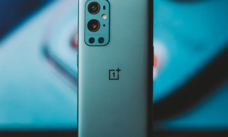 iPhone Ekran Teknolojisi: 2027 Modelleri Neler Sunacak?