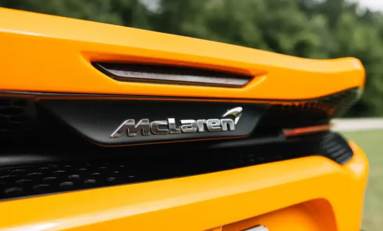 McLaren'ın Yeni Logosu ve SUV Hamlesi: Marka Dönüşümü