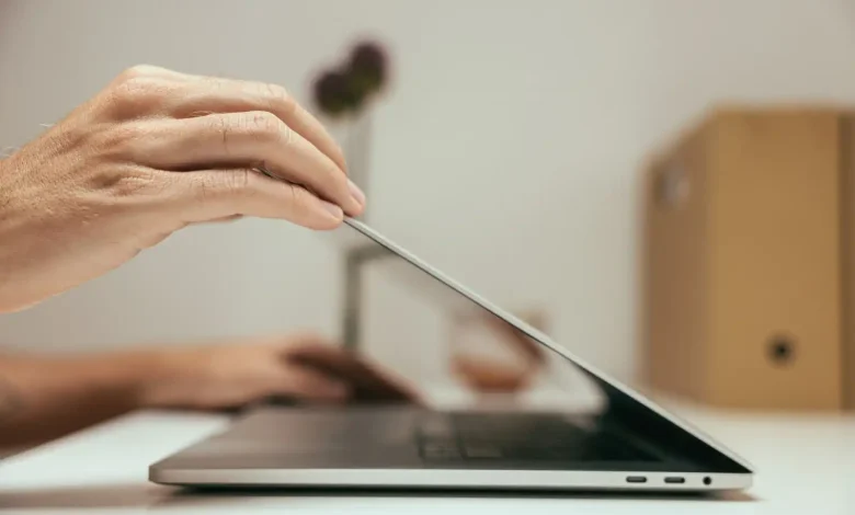 Phantom Squatting: AI Tarafından Üretilen Sanal Alan Adları ile Oltalama ve Kötü Amaçlı Yazılımlar