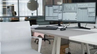 Philips'ten Dünya Lideri: İki Yüzlü Bağımsız Monitör Geliyor