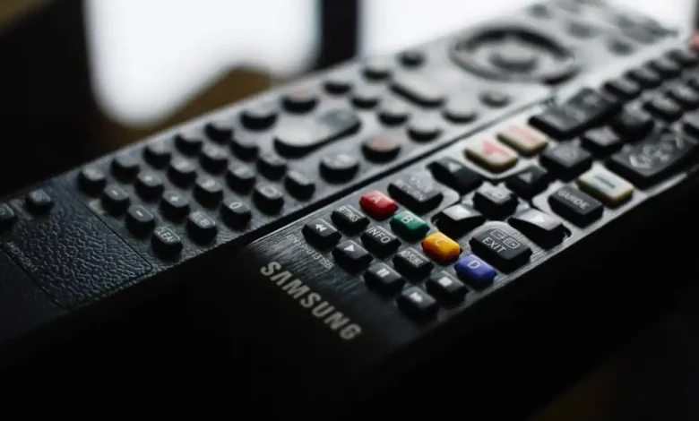 Samsung 70U8000H TV: Ultra HD Deneyimi ve Uzaktan Erişim Yetenekleri