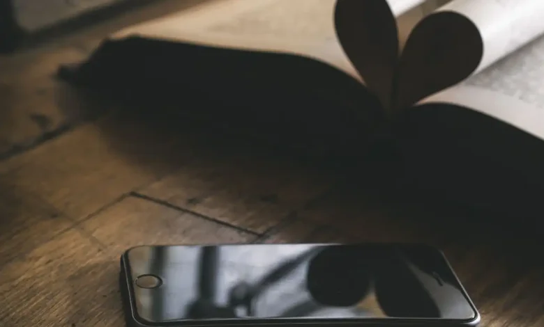 Samsung'dan Yeni Ekran Deneyi: Katlama Yerine Yana Kayar Telefon Geliyor