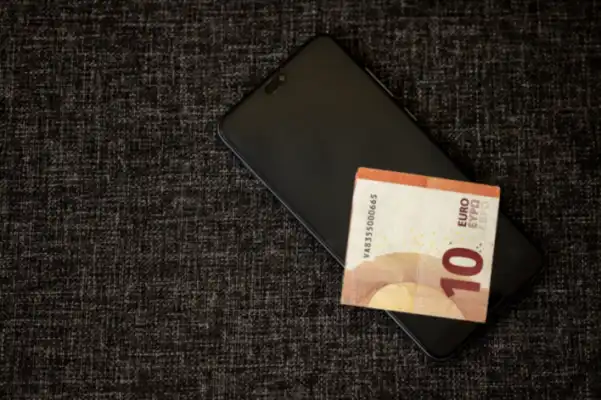 Samsung'un Genişleyebilir Telefonu: Gelecek 2028'de mi Şekillenecek?